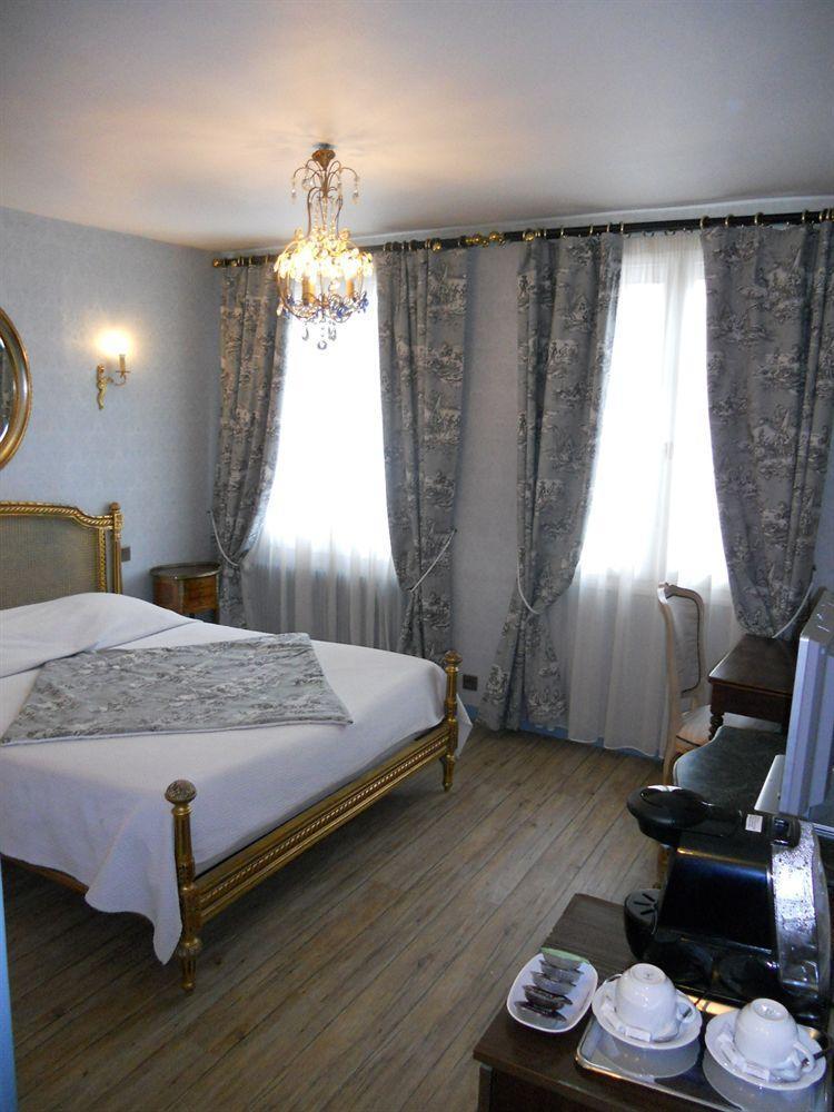 Hotel Dandy Rouen Centre Bagian luar foto